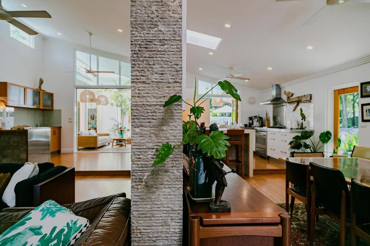 Nyaraló Pineapple Petes Beach House Port Douglas