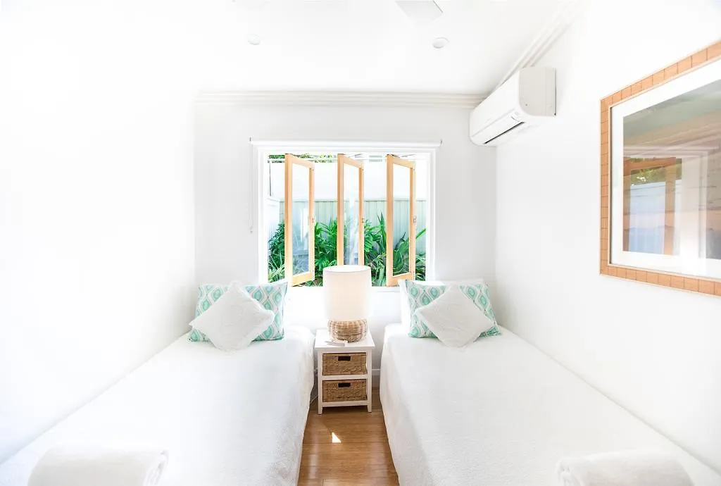 Pineapple Petes Beach House Port Douglas